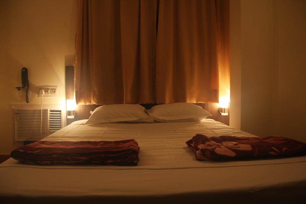 Down Town Guest House Колката Стая снимка